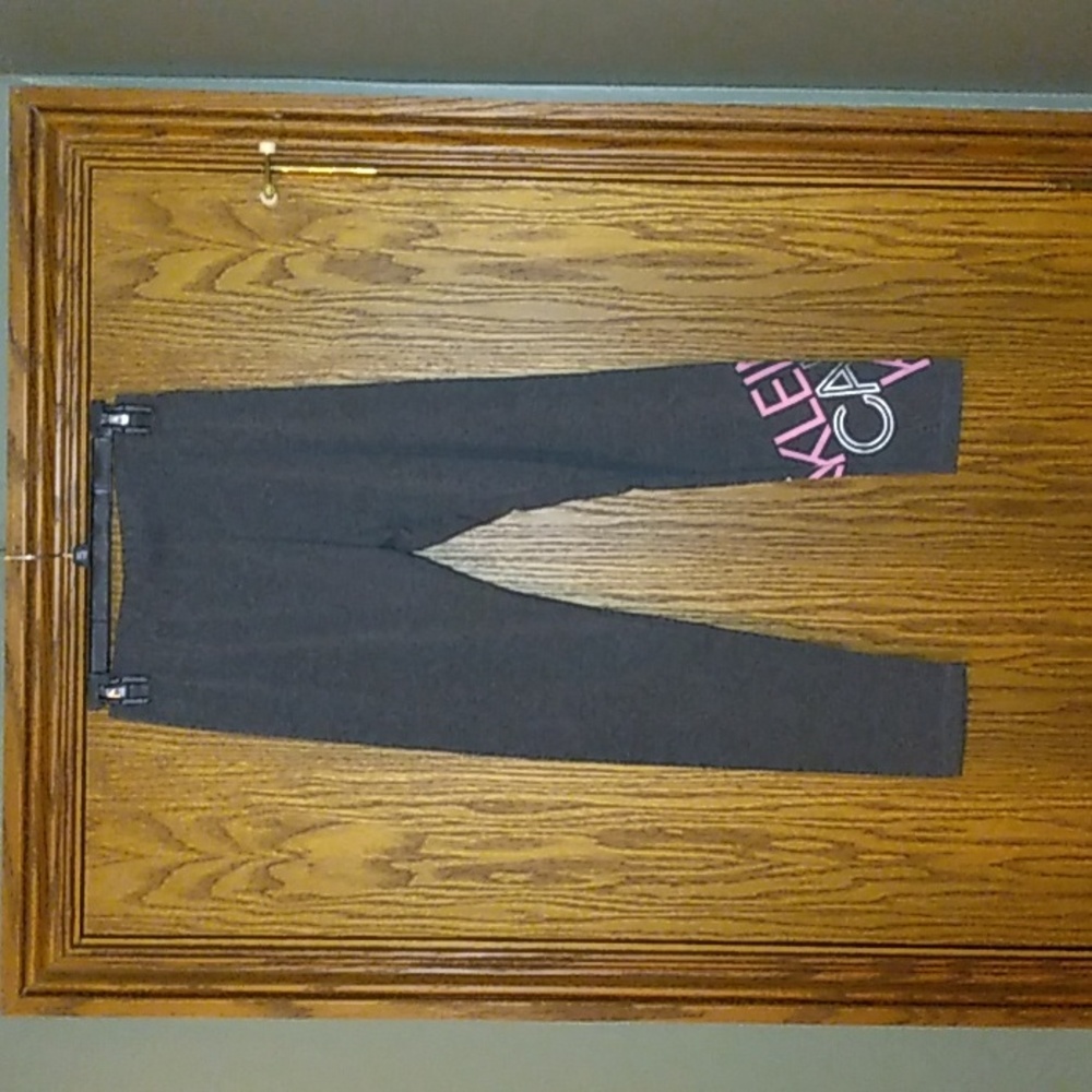 NWT  Girls Calvin Klein Performance Stretch Looser Leggings